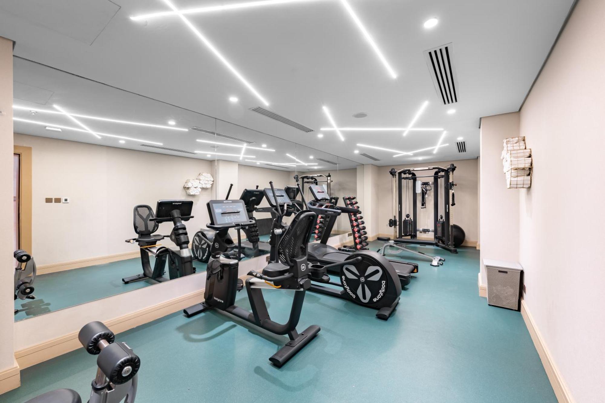 Hotel Dar Aleiman Al Haram Medina Exterior foto The gym at the hotel